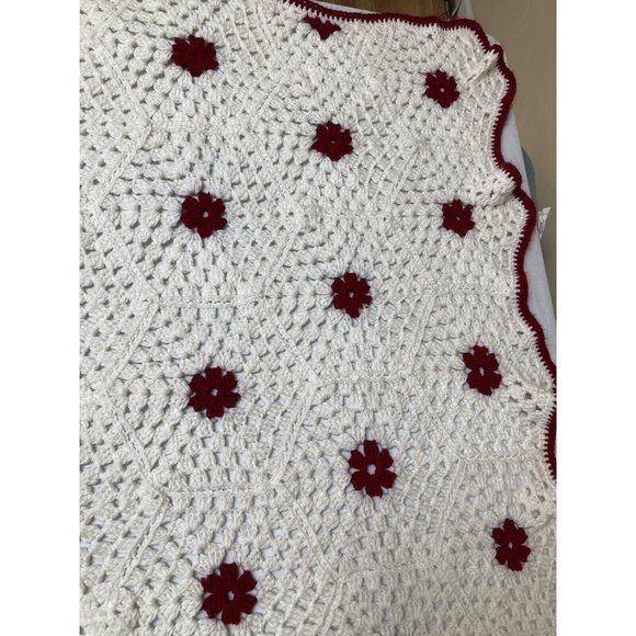 Vintage 52 x 38 Inch White and Red Floral Handmade Afghan Blanket - Picture 5 of 12